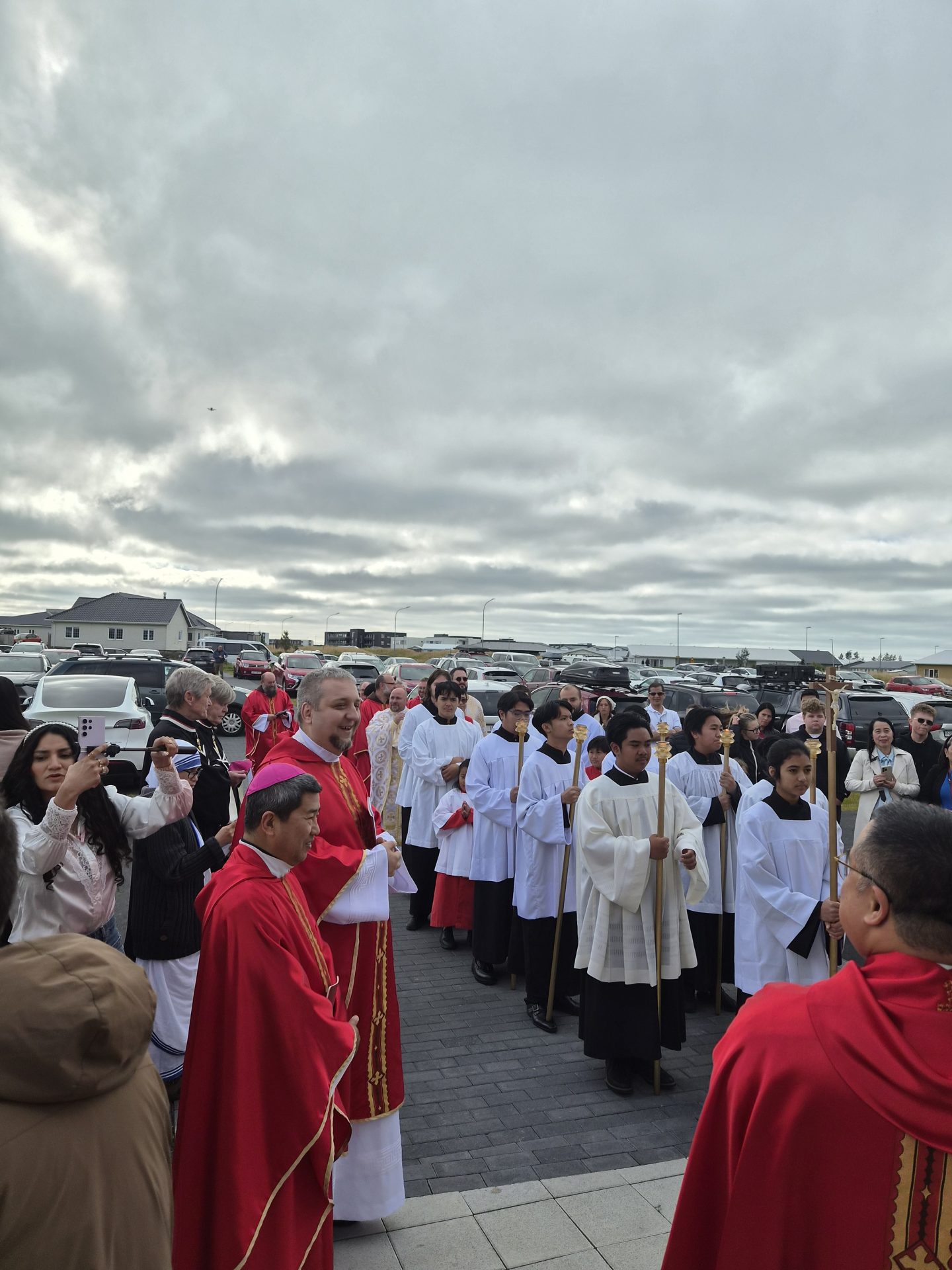 Ny kyrka på Selfoss samlade omkring 600 personer