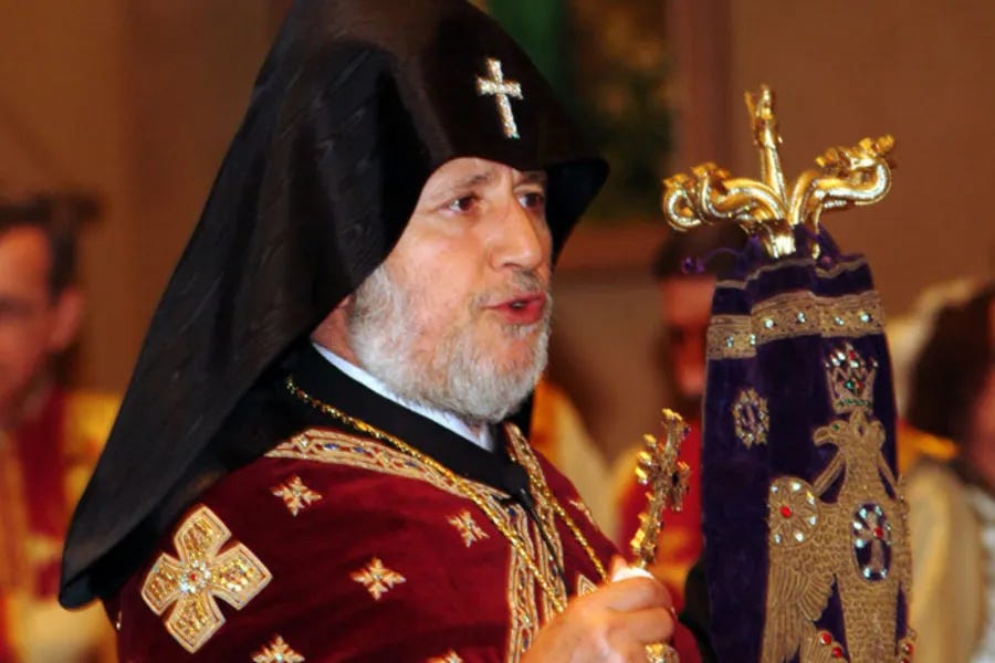 Regeringen i Armenien öppnar för en ny kyrkoledning