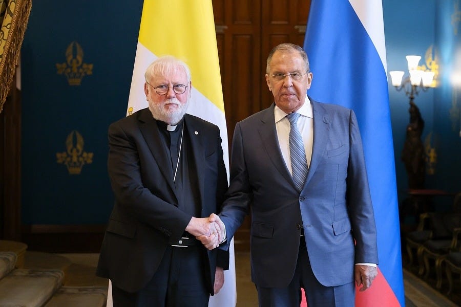 I Moskva kräver Gallagher slut på kriget i Ukraina