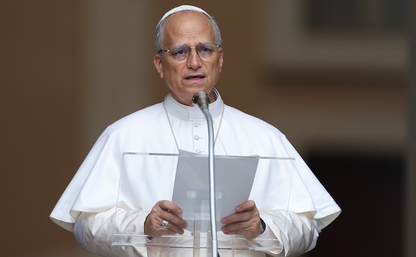 Påvens Angelusord väcker debatt om religiös visshet