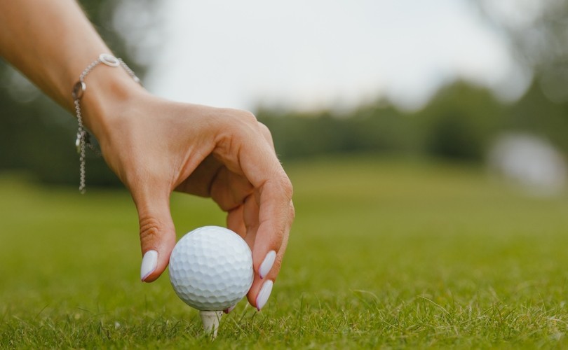 Golfsegrar väcker strid om könsregler i Alberta